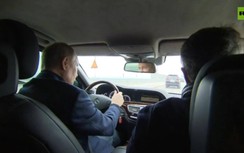 Video: Ông Putin lái Mercedes thị sát cây cầu vừa bị "khủng bố"