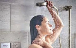 Gội đầu mùa lạnh tuyệt đối tránh 2 khung giờ này kẻo hối không kịp