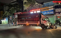 Video TNGT 7/12: Xe tải mất lái tông xe máy khiến 1 người tử vong tại chỗ