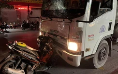 Xe tải lấn làn, tông xe máy khiến 1 người tử vong, 1 trọng thương