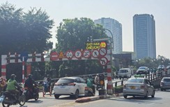 Hà Nội làm gì khi ô tô liên tục "vượt rào" đâm đổ giá long môn cầu vượt?