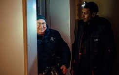 Mất điện liên tục, người Ukraine khổ sở leo 27 tầng, kẹt trong thang máy