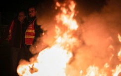 Cháy tòa nhà 7 tầng tại Pháp, nhiều trẻ em thiệt mạng