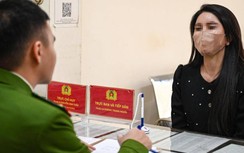 Người phụ nữ giải thích nguyên nhân lăng mạ CSGT Hà Nội