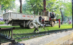 Cận cảnh tháo dỡ một phần hàng rào Công viên Thống Nhất