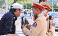 Nồng nặc mùi rượu bia, tài xế vẫn nêu loạt lý do mong né phạt