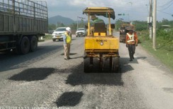 Gấp rút vá ổ gà, đảm bảo ATGT trên đường tránh Nam hầm Hải Vân