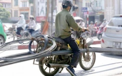 Hiểm họa từ khí thải xe máy cũ nát