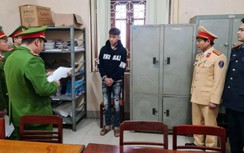 Bốc đầu xe máy trên quốc lộ, "ông già Noel" ở Thái Nguyên bị khởi tố