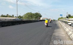 Hối hả khắc phục hư hỏng trên tuyến QL1 qua Bạc Liêu