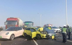 200 phương tiện đâm liên hoàn trên cầu ở Trung Quốc