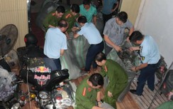 Lộ hàng vạn sản phẩm quần áo giả mạo trong kho, xưởng may ở Thái Bình