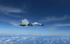 Mỹ cáo buộc tiêm kích Trung Quốc áp sát trinh sát cơ của Mỹ trên Biển Đông