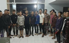 Bắt 17 thanh niên mang hung khí đánh nhau trong ngày cuối năm