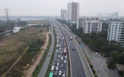 Người dân lỉnh kỉnh đồ đạc trở lại Thủ đô sau 3 ngày nghỉ Tết Dương lịch