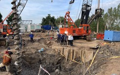 Thông tin mới nhất vụ bé trai lọt ống trụ bê tông ở Đồng Tháp