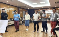 Dàn nghệ sĩ trắng đêm tập luyện trước ngày ghi hình Táo Quân VTV