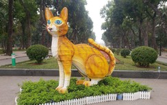 Xôn xao linh vật mèo và tiểu cảnh con vật đón Xuân ở Công viên Thống Nhất