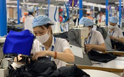 Kẻ khóc, người cười cùng thưởng Tết