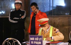 Tài xế "ma men" xin xỏ bất thành, biện minh "cuối năm ai chẳng uống rượu"