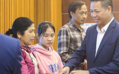 Báo Giao thông trao 50 suất quà tới gia đình nạn nhân TNGT khó khăn