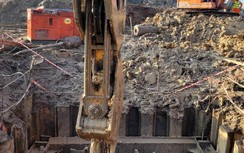 Rút xong ống vách D1600 hiện trường vụ bé trai tử vong ở Đồng Tháp