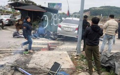 Tranh chấp chỗ để xe, tài xế lao ô tô làm 3 người đang sưởi ấm bị thương