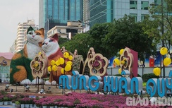 Hé lộ những linh vật mèo tại đường hoa Nguyễn Huệ
