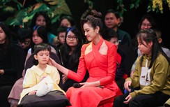 Hoa hậu Lương Thùy Linh, Đỗ Hà nhận con nuôi trước Tết Nguyên đán