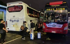 Từ nguồn tin quần chúng, CSGT Đà Nẵng tóm gọn xe khách nhồi nhét