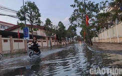 Ngày mùng 3 Tết, nhiều tuyến đường ở Cần Thơ bất ngờ ngập vì triều cường