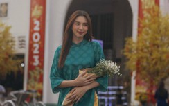 Thùy Tiên dịu dàng khác lạ khi xuống phố dịp Tết Nguyên đán Quý Mão