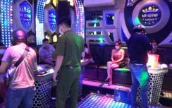 Tạm giữ chủ quán karaoke ném chai bia khiến 2 công an bị thương