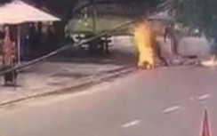 Vụ tưới xăng đốt tình địch giữa đường: Nạn nhân bỏng 35%, phải mở khí quản
