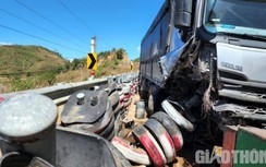 Tài xế thoát chết trong gang tấc nhờ hộ lan mềm trên đèo Lò Xo