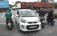 Cho mượn ô tô, chủ xe tá hoả tới công an làm việc vì lỗi đi ngược chiều