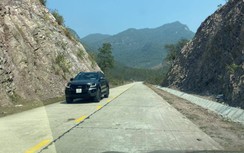 Xẻ núi, cắt rừng làm đường kết nối di sản