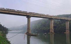 Nam sinh lớp 9 ở Quảng Bình nhảy cầu tử vong thương tâm