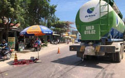 Cô gái đi xe máy tử vong thương tâm dưới bánh xe bồn