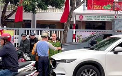 Video: Người phụ nữ tát tài xế xe ô tô liên tục sau va chạm giao thông