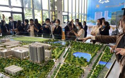 Thừa căn hộ cao cấp, thiếu nhà ở bình dân