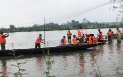 Chạy xe qua tràn ngập nước, chồng tử vong, vợ may mắn được cứu sống