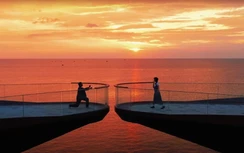 Cầu Hôn và Thị trấn Hoàng hôn gây sốt khi xuất hiện trên báo Úc