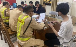 CSGT cải trang ghi hình, theo dõi mạng xã hội để xử lý đua xe