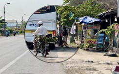 Hết biến bến xe buýt thành bến cóc, xe Hùng Cường lại đón khách dọc đường