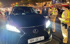 Lái xe Lexus "diễn kịch" nhưng không thoát phạt vi phạm nồng độ cồn