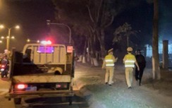Không chấp hành kiểm tra nồng độ cồn, tài xế bỏ xe máy đi thẳng