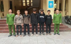 Bắt 5 đối tượng ném vỡ kính nhiều xe khách trên QL1