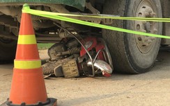 Video khoảnh khắc xe tải đâm xe máy khiến 3 mẹ con tử vong