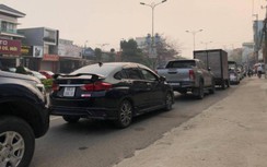 “Ăn chực nằm chờ” đăng kiểm, dân mong sớm tháo gỡ tình trạng quá tải